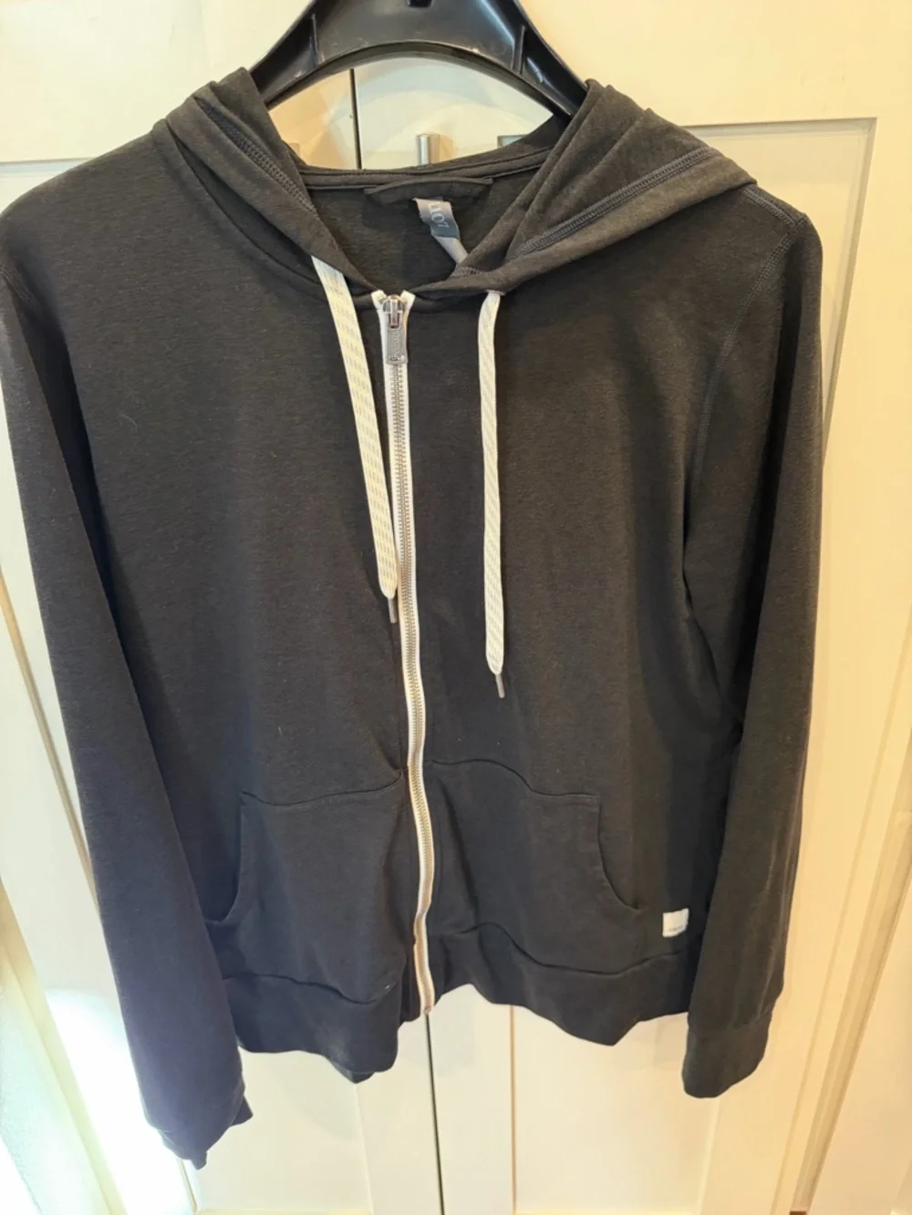 Vuori Halo Performance Hoodie - Picture 3 of 7